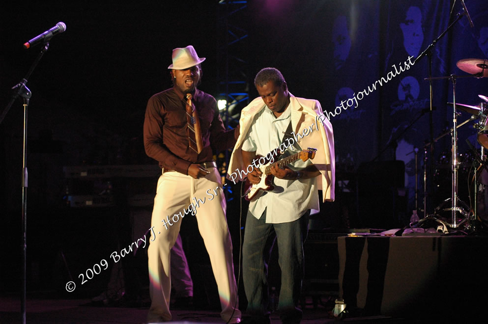 Da'ville @ Reggae Sumfest 2009 - International Night 2 - Reggae Sumfest 2009,Catherine Hall, Montego Bay, St. James, Jamaica W.I. - Saturaday, July 25, 2009 - Reggae Sumfest 2009, July 19 - 25, 2009 - Photographs by Net2Market.com - Barry J. Hough Sr. Photojournalist/Photograper - Photographs taken with a Nikon D70, D100, or D300 - Negril Travel Guide, Negril Jamaica WI - http://www.negriltravelguide.com - info@negriltravelguide.com...!